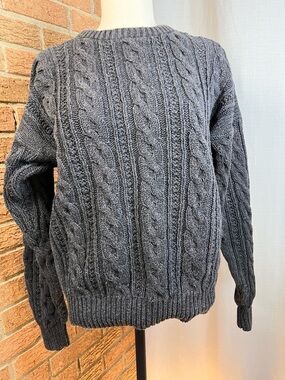 American Eagle Outfitters vintage gray cable knit sweater - small